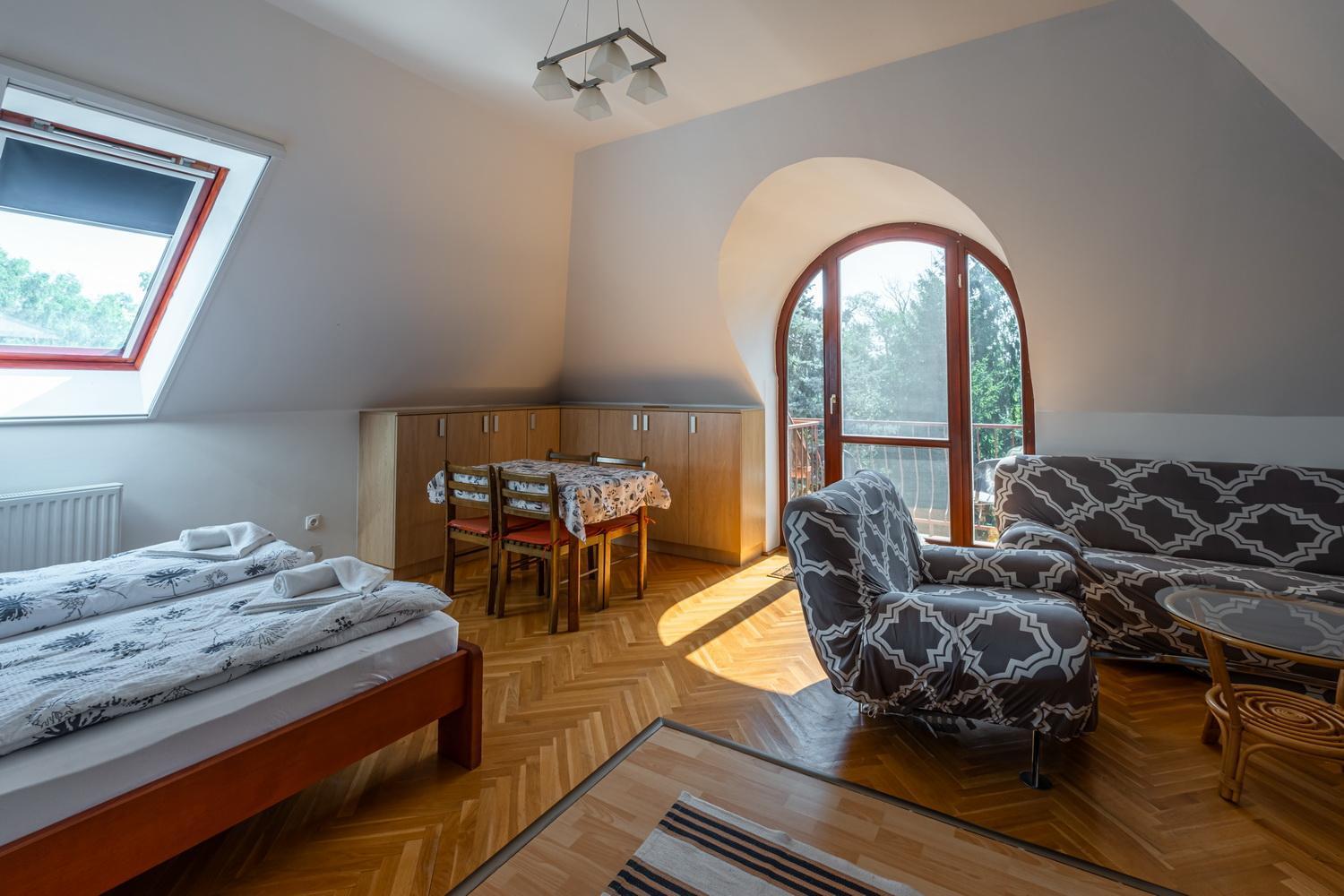 Appartement Tánczos Vendégház à Balatonalmádi Chambre photo